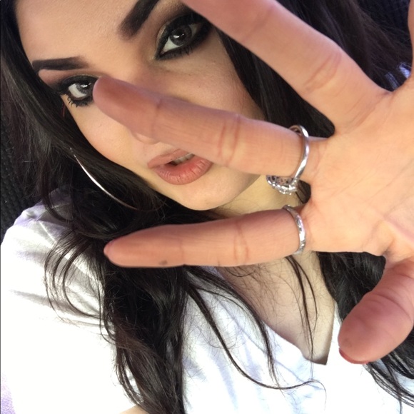 Meet your Posher, Pamela - Picture 5 of 5